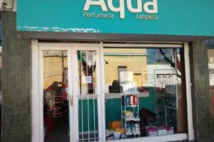 Aqua Escobar | Art&iacute;culos de piscina, limpieza y perfumer&iacute;a