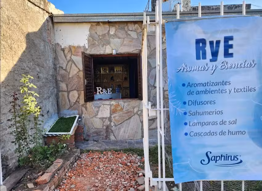 Aromas y Esencias R y E saphirus