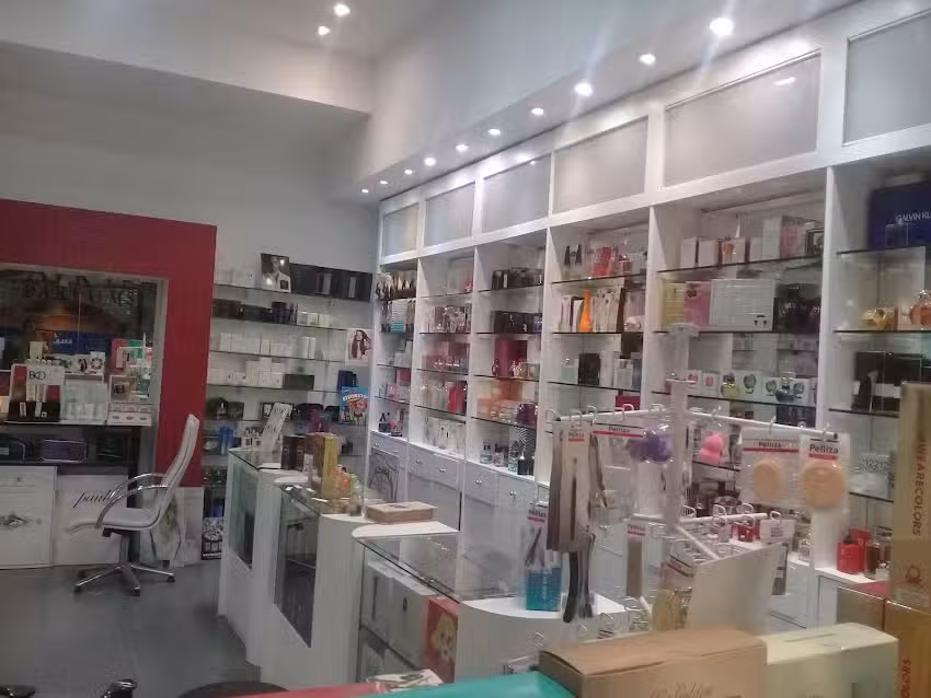 Avril Perfumes & m&aacute;s