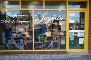 CASA JAZMIN ART. HIGIENE, LIMPIEZA, ART. PLASTICOS Y MÁS