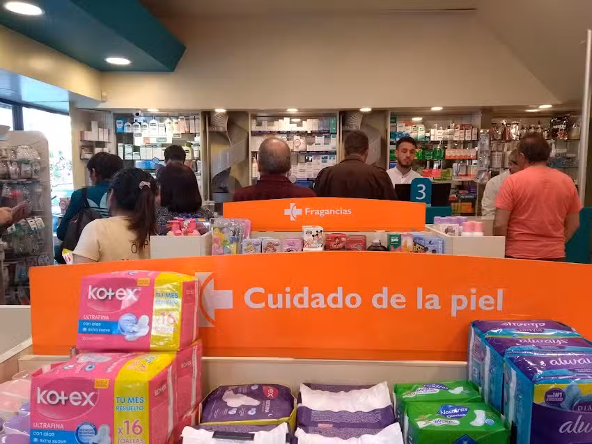 Chester Farmacias & Perfumer&iacute;as Plaza Godoy Cruz