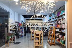 De todo un poco !! Pampa pagos, kiosco, regalar&iacute;a.