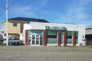 Farmacia &ldquo;Cerca&rdquo; Perfumer&iacute;a y Cosmeticos