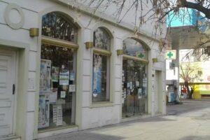 Farmacia L&oacute;pez &ndash; Bol&iacute;var