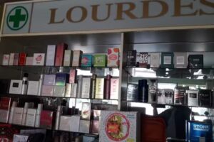 Farmacia & Perfumer&iacute;a LOURDES