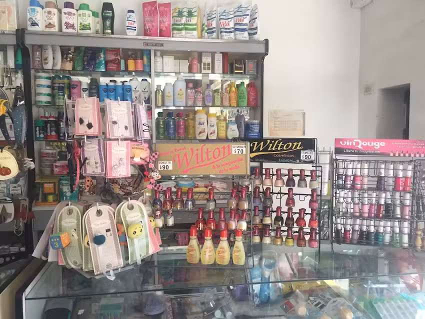 Farmacia y Perfumer&iacute;a Rolla