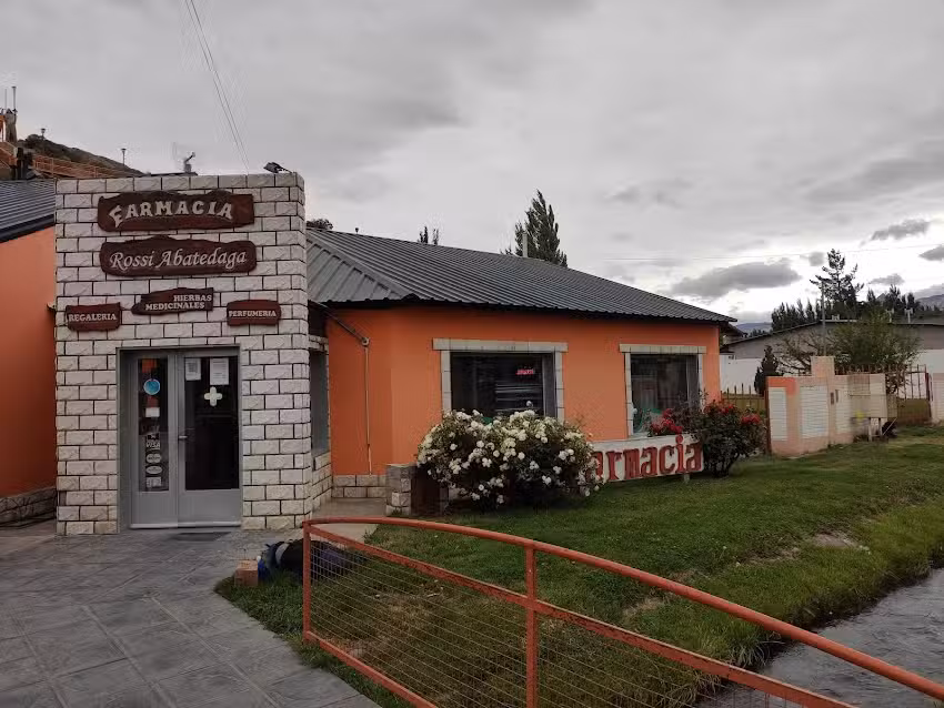 Farmacia y Perfumeria Rossi &ndash; Abatedaga