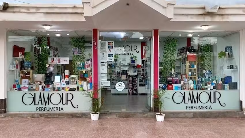 GLAMOUR PERFUMER&Iacute;A