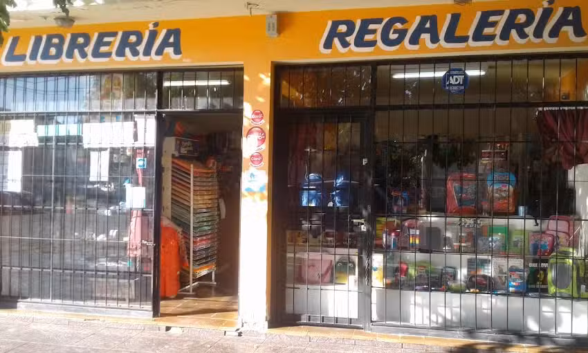 Librer&iacute;a La Pasada