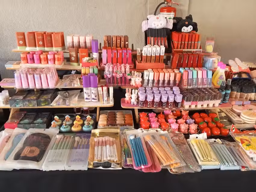 LOCAS POR EL MAQUILLAJE