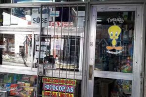 Minidrugstore Tweety &ndash; PUNTO HOP Drop Off