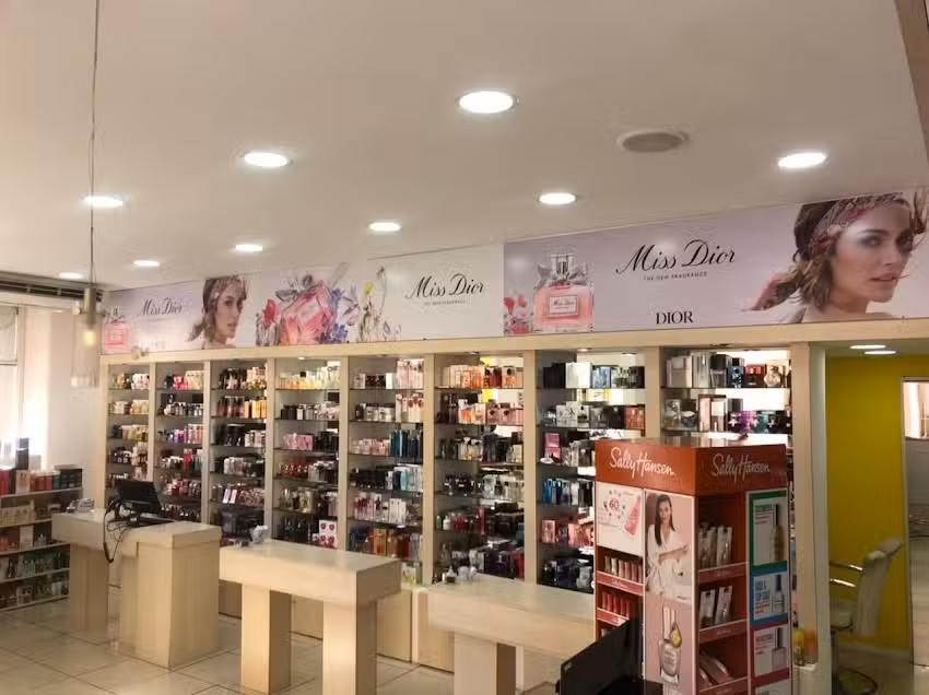 Raffe Perfumer&iacute;as.