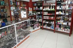 “Victoria” Perfumería y Peluquería.